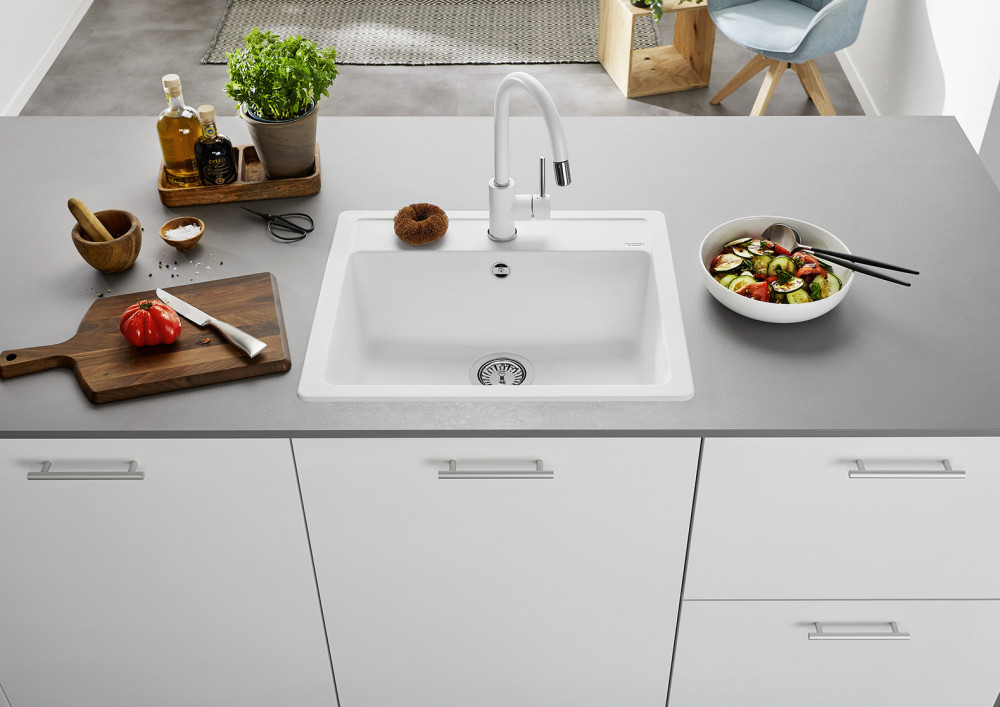 Смеситель для кухни Blanco MILA-S однорычажный с выдвижным шлангом белый мягкий 526968
